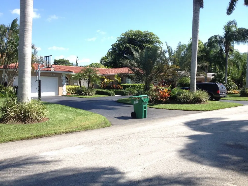 Trusted yard maintenance experts serving Homestead, FL - Jeff's Lawn & Lawnscaping