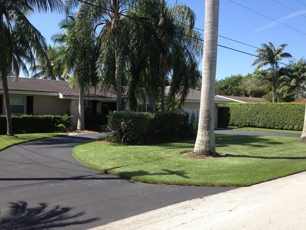 Affordable lawn mowing service with custom design across Homestead, FL - Jeff's Lawn & Lawnscaping