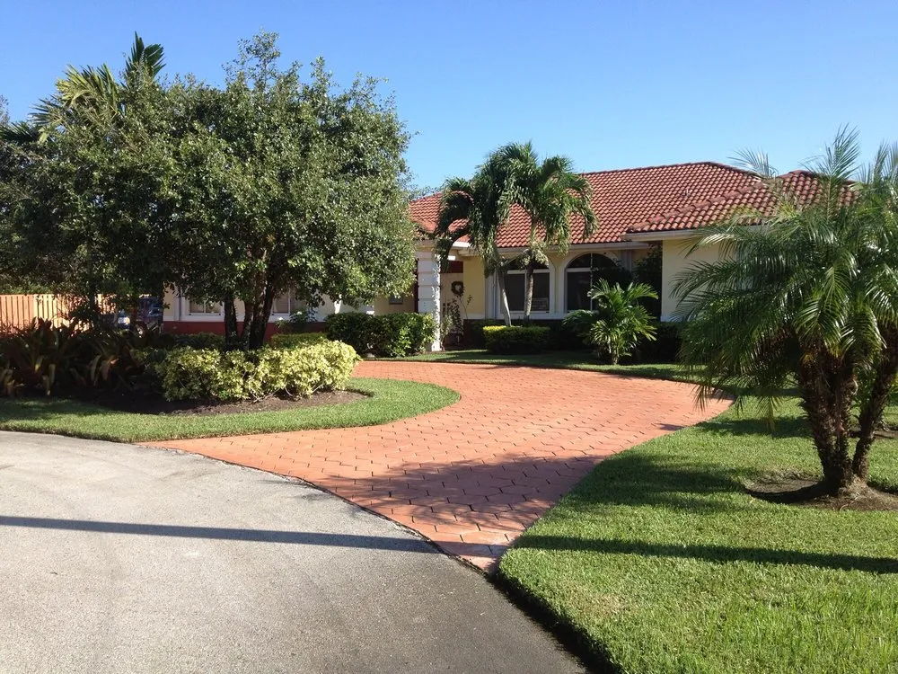 Local outdoor landscaping in Homestead, FL by Jeff's Lawn & Lawnscaping