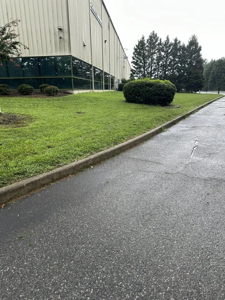 Top-rated yard cleanup service in Charles City, VA - Jeff’s Lawn Care