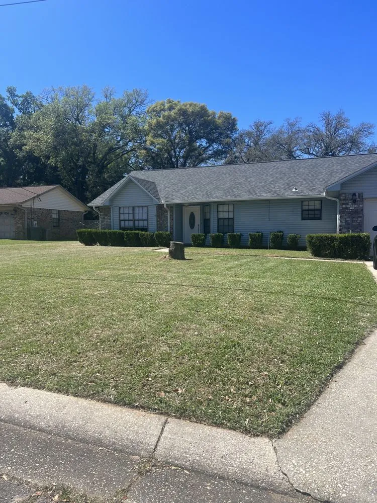 Trusted yard maintenance in Pensacola, FL by Jeff’s Lawn Care
