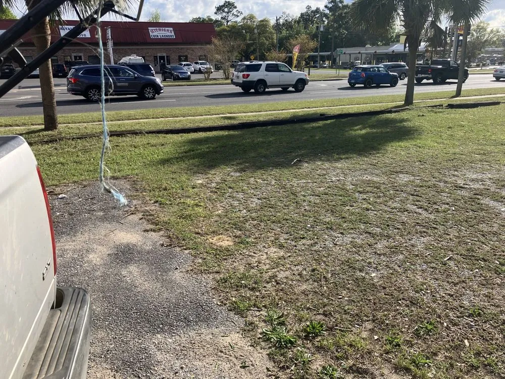 Affordable yard maintenance in Pensacola, FL - Jeff’s Lawn Care