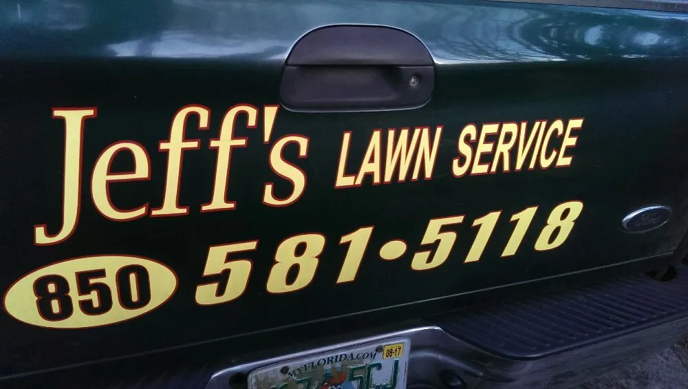 Custom garden landscaping in Mary Esther, FL - Jeff's Lawn Service