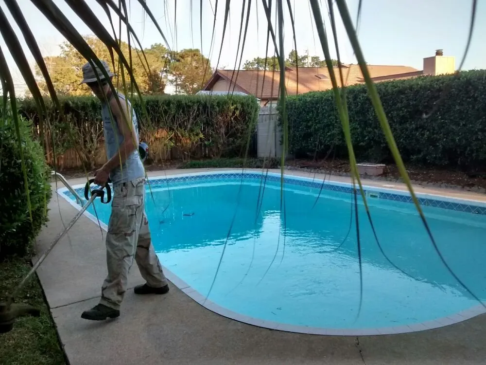 Expert lawn mowing service near you across Mary Esther, FL - Jeff's Lawn Service