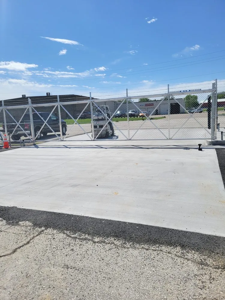 Affordable lawn mowing service in Austin, TX by JEG Lawn & Landscaping