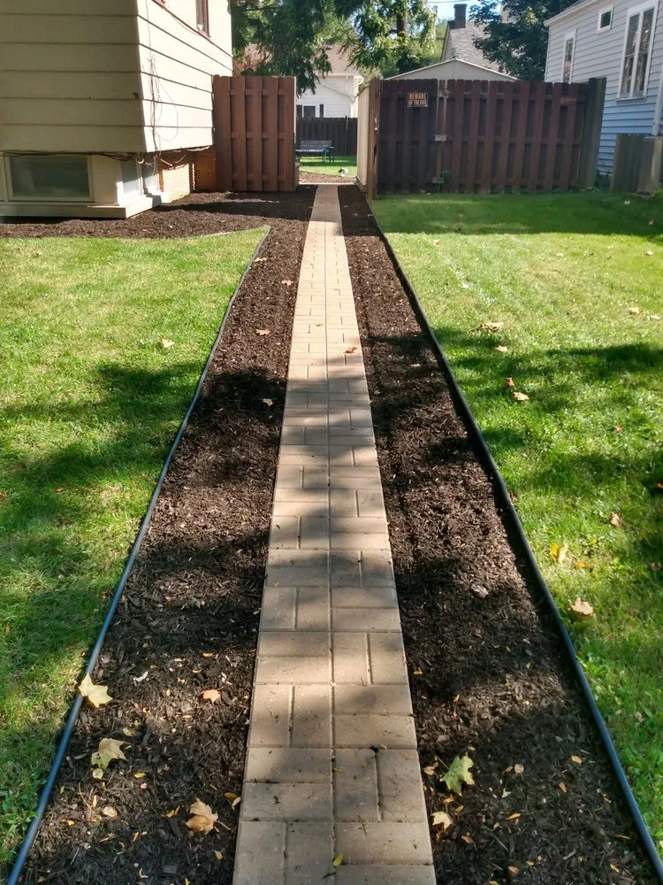 Expert garden landscaping in Joliet, IL by JEG'S Construction