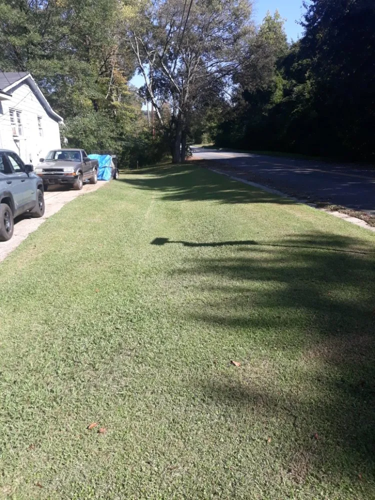 Affordable lawn care service for residential properties across Rome, GA - JEhandyman Lawncare And More