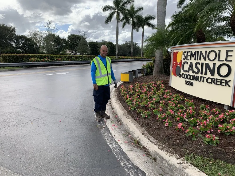 Top-rated yard cleanup service in Pembroke Pines, FL - Jeiker and Family Landscaping