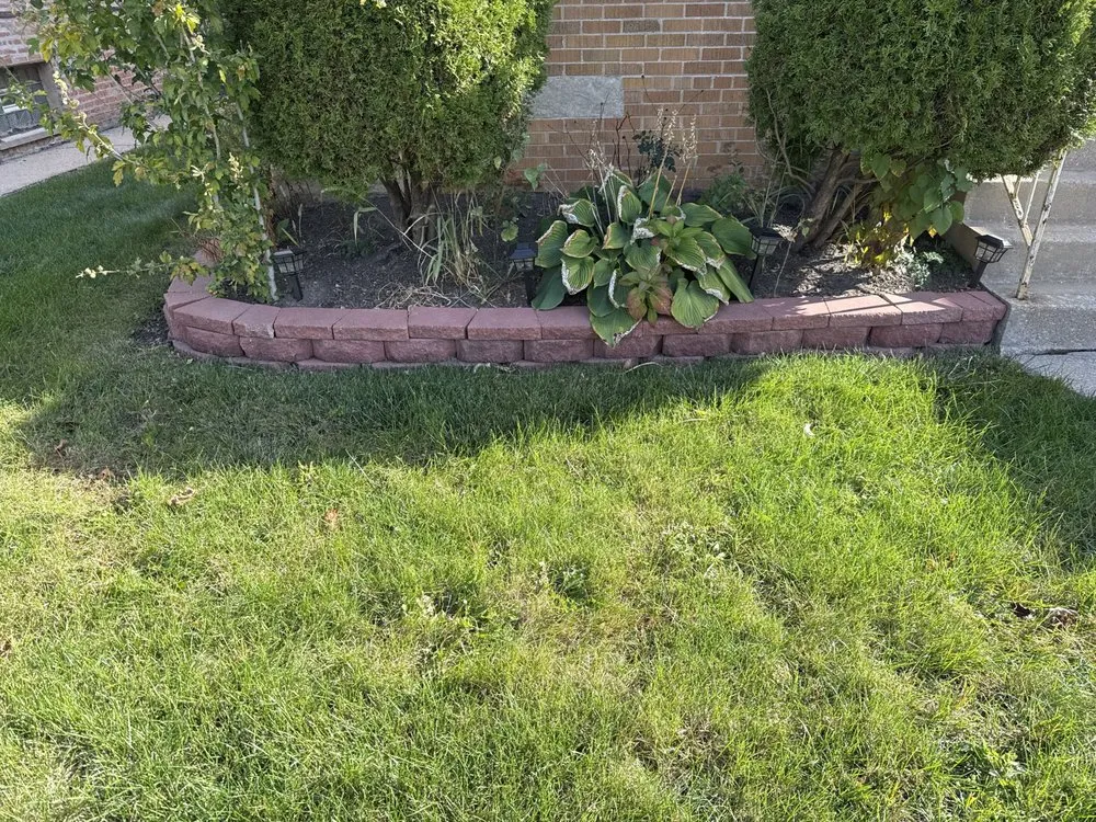 Local yard cleanup service experts serving Chicago, IL - JEM Landscaping