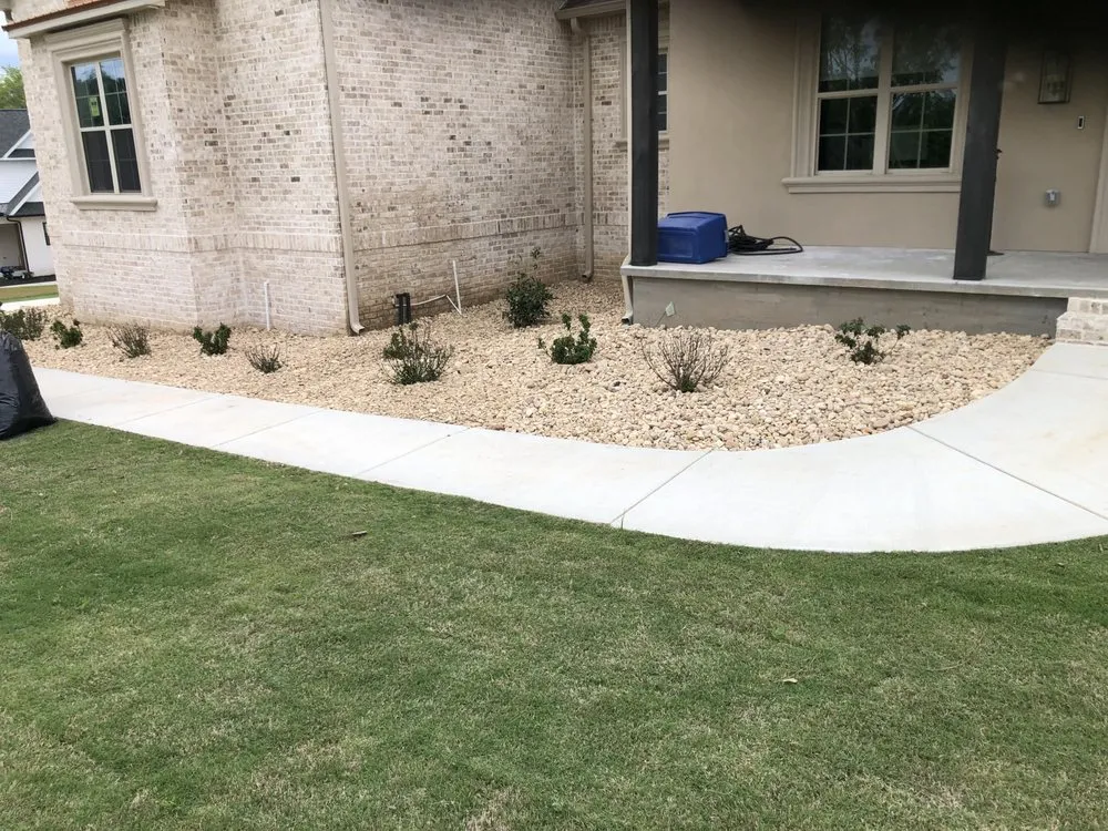 Affordable garden landscaping for residential properties across Warner Robins, GA - Jemathis88@gmail.com