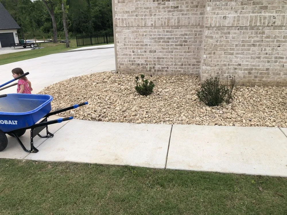 Reliable yard maintenance for beautiful yards across Warner Robins, GA - Jemathis88@gmail.com