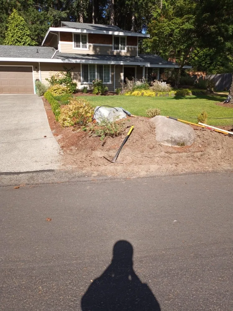 Local yard maintenance in Bremerton, WA by Jemo's Landscaping