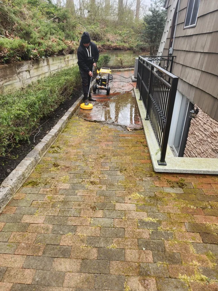 Custom yard cleanup service for residential properties in Smithtown, NY by Jen Landscaping Service