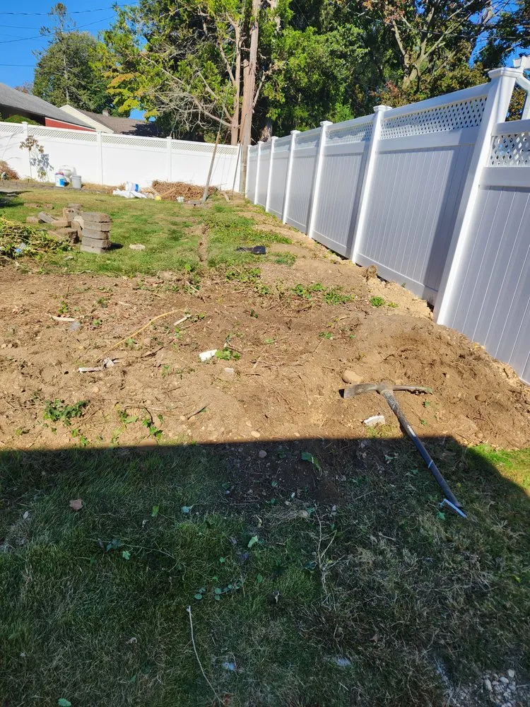 Professional yard maintenance in Smithtown, NY - Jen Landscaping Service