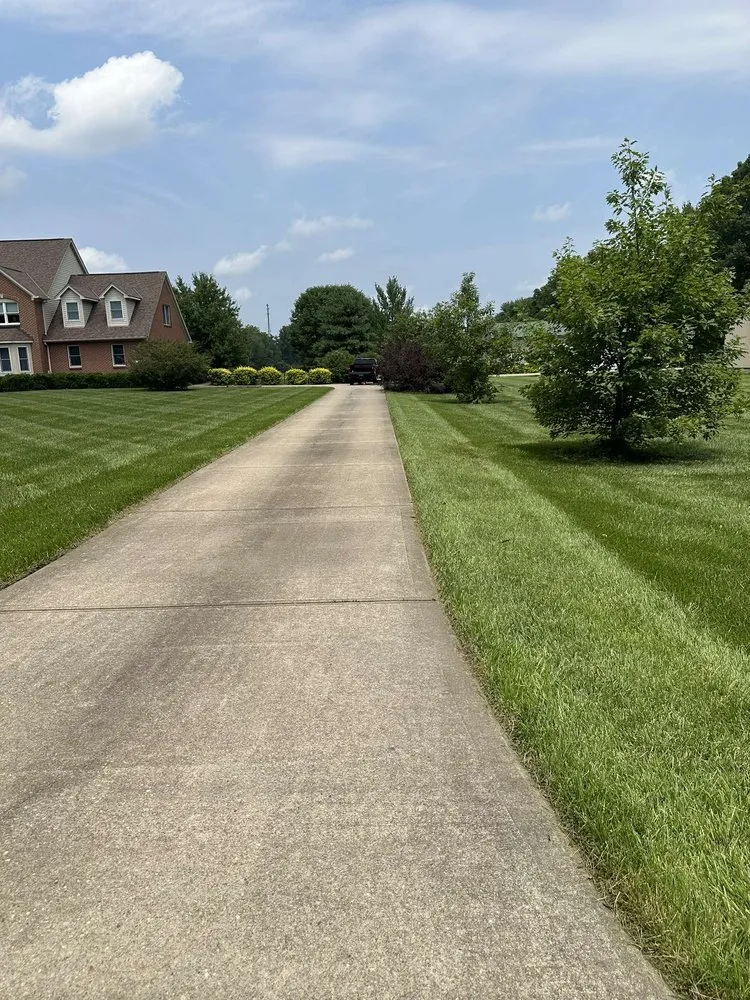 Custom yard maintenance in Williamsburg, OH - Jenkins Lawns & Landscaping