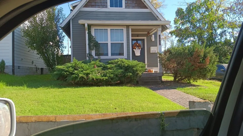 Trusted lawn care service in Nashville, TN - Jennifer's Lawn's