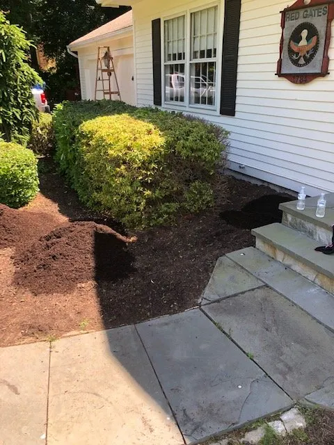 Affordable yard cleanup service experts serving Bridgeport, CT - Jennings Cleaning & Landscape