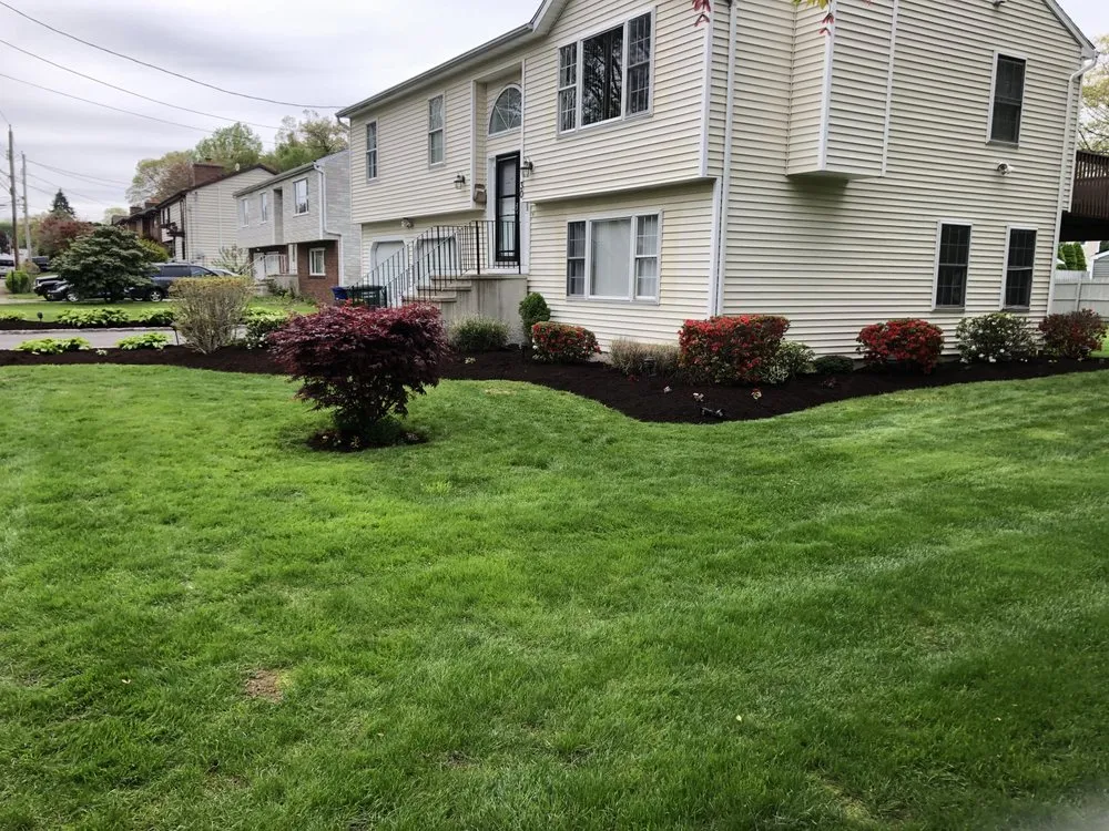 Reliable yard maintenance experts serving Bridgeport, CT - Jennings Cleaning & Landscape