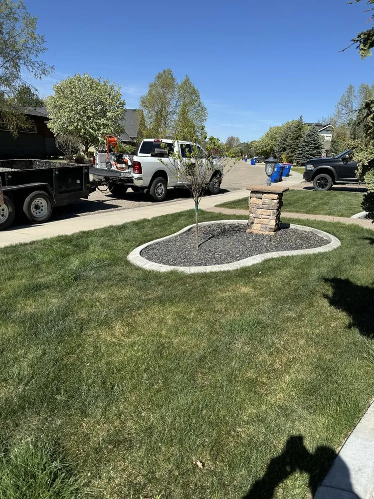 Expert lawn care service experts serving Eagle, ID - Jennings Landscaping & Cleaning