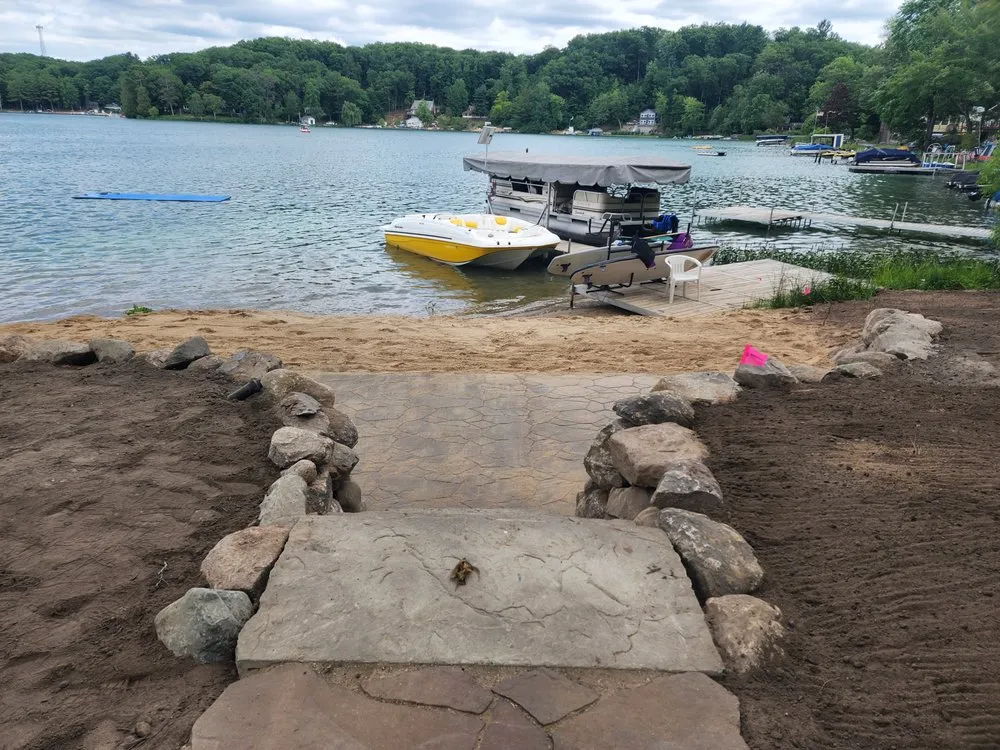 Professional garden landscaping in Shelby, MI by Jenny's Professional Landscaping