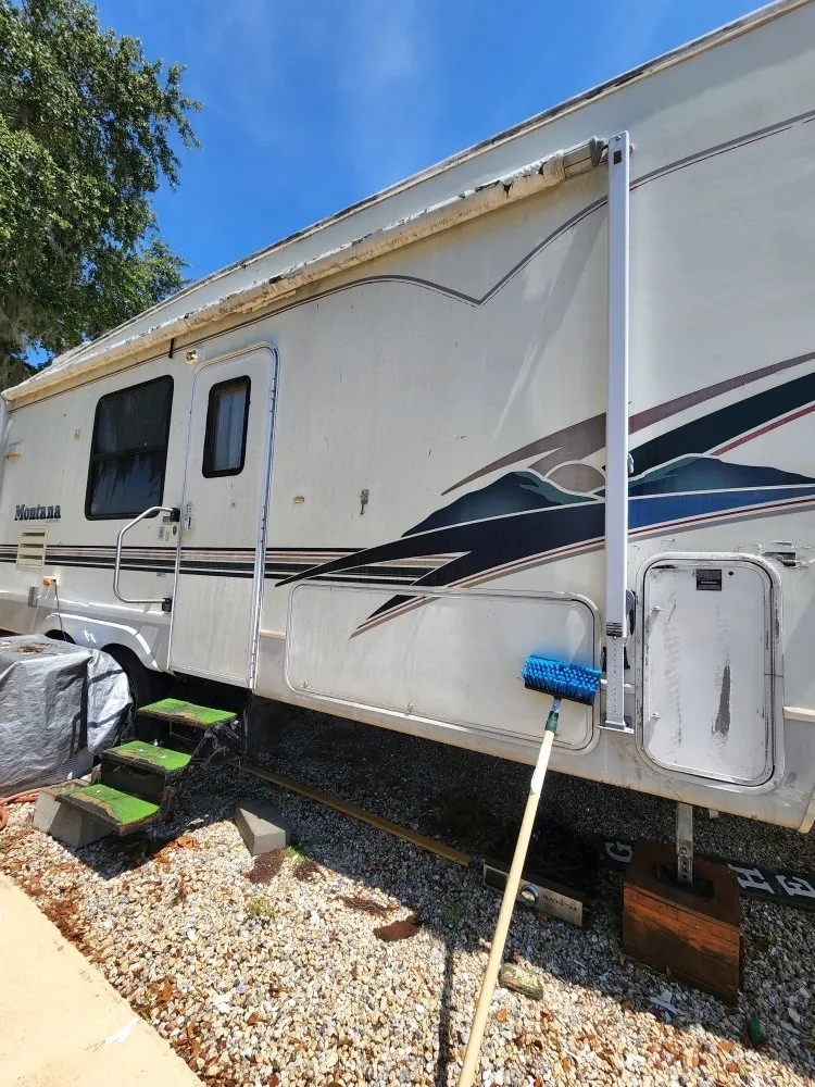 Professional yard maintenance in Okeechobee, FL by Jen's Handy Cleaning