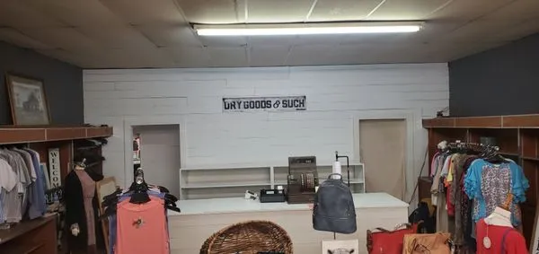 Jen's Handy Cleaning Logo