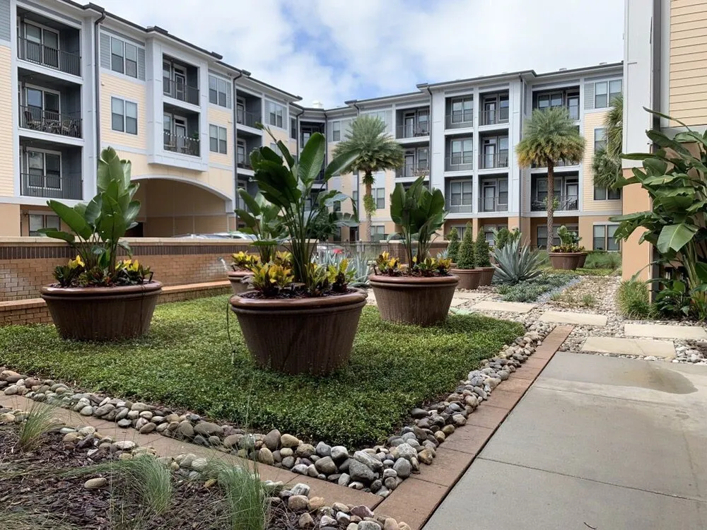 Top-rated yard maintenance in Orlando, FL - Jeps Lawn Care & Landscaping