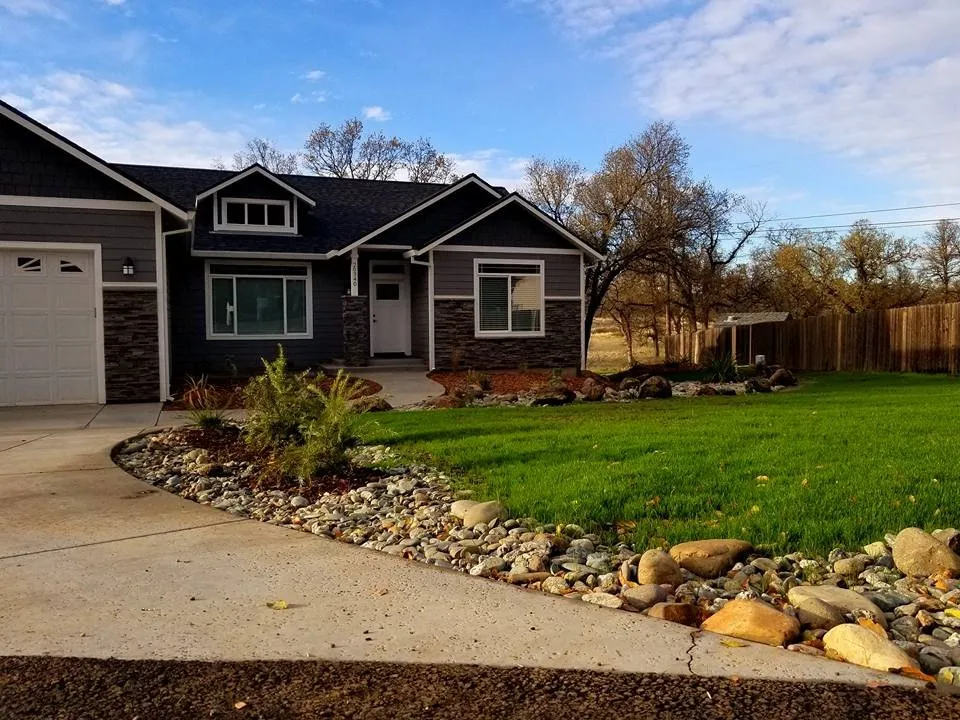 Affordable garden landscaping in Redding, CA by Jeremiah Wheeler Landscape & Gardening