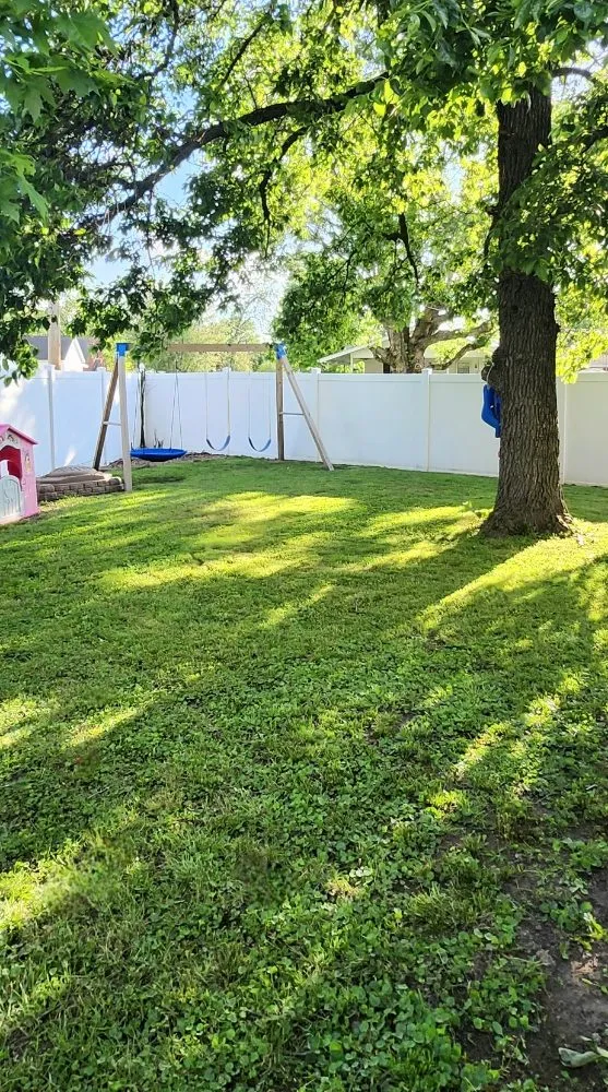 Reliable yard cleanup service for year-round maintenance across Greenup, IL - Jeremy's Homecare Services