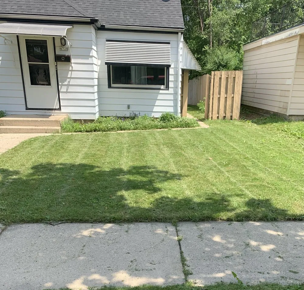 Trusted lawn mowing service in Milwaukee, WI - Jerms Clean Up & Clean Out