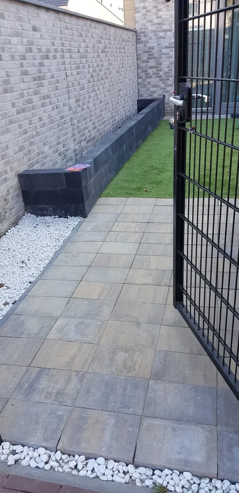 Local yard cleanup service for outdoor upgrades in North Billerica, MA by Jeron Designers