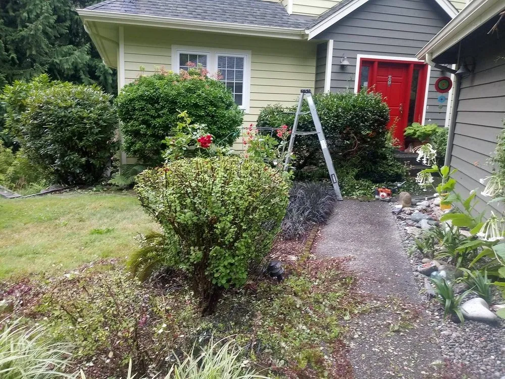 Expert landscape design in Bremerton, WA by Jeronimo Yard Maintenance