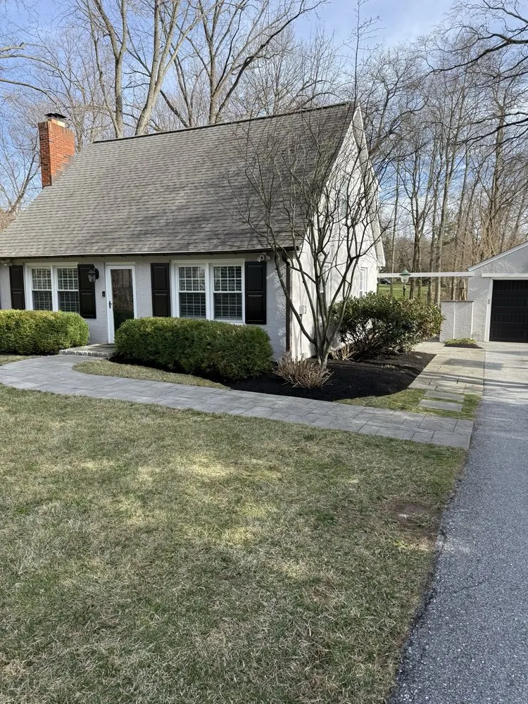 Custom lawn mowing service for homes across Lansdowne, PA - Jero's Landscaping