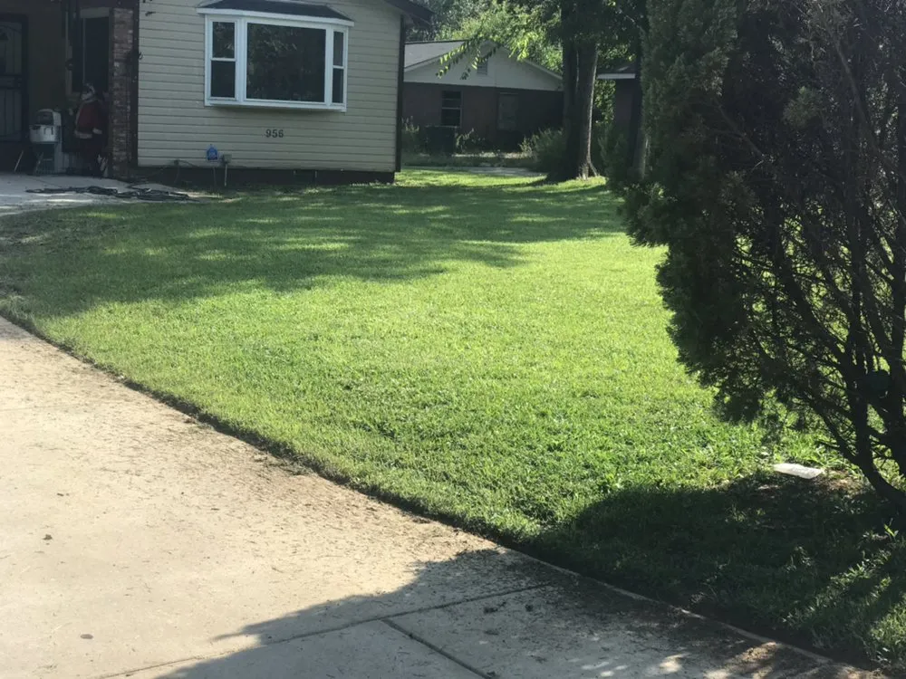 Top-rated lawn mowing service for beautiful yards across Macon, GA - Jerrell Exterior Cleaning And Lawn Service