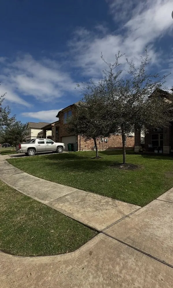 Affordable landscape design experts serving Richmond, TX - Jerry Lawn Care Service