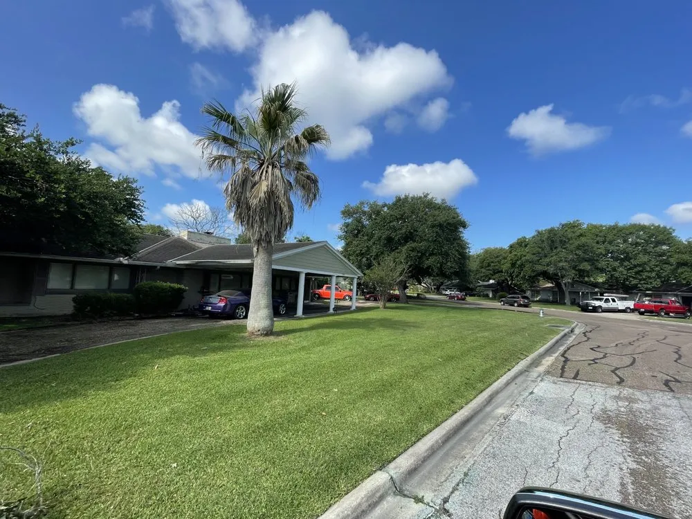 Expert lawn mowing service for homes in Victoria, TX by Jerry World Lawn Service