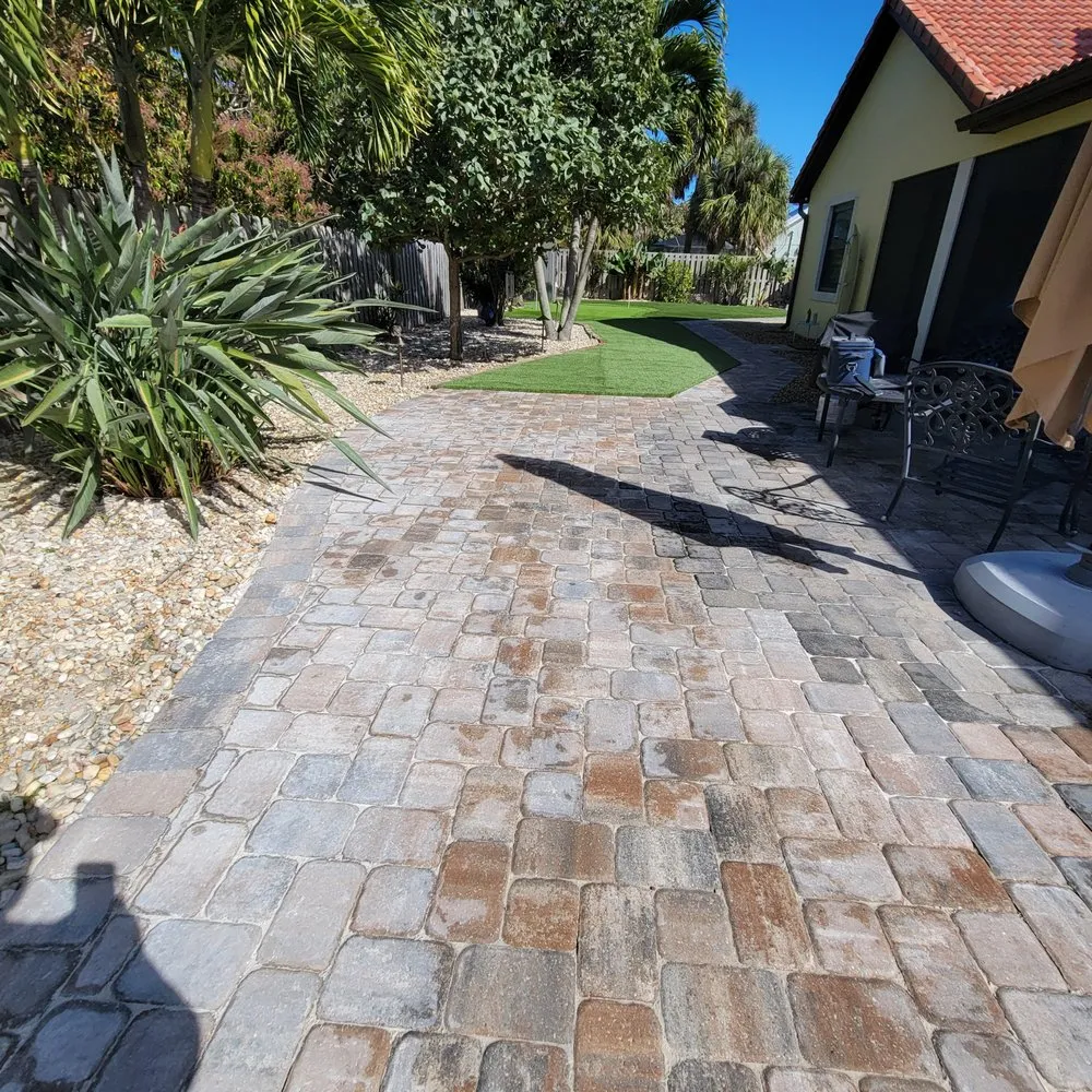 Professional yard cleanup service for year-round maintenance across Vero Beach, FL - Jerry's Complete Landscaping