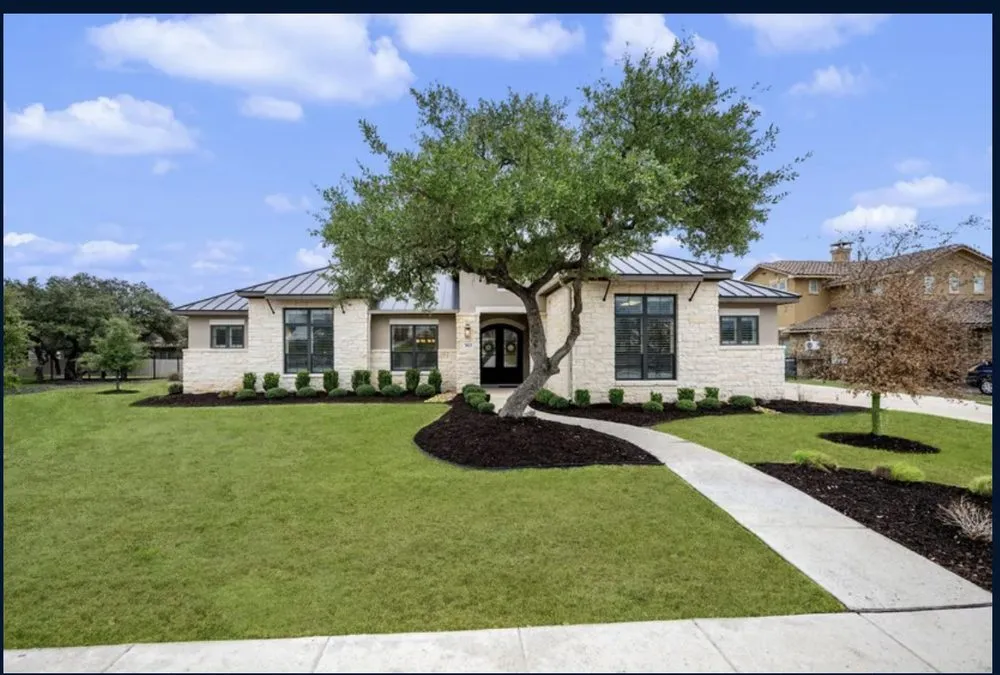 Professional residential landscaping in San Antonio, TX by Jerry’s Urban Scapes