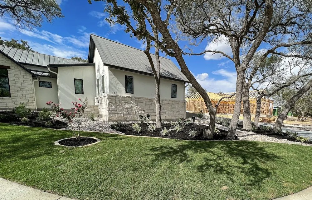 Expert landscape installation with custom design in San Antonio, TX by Jerry’s Urban Scapes