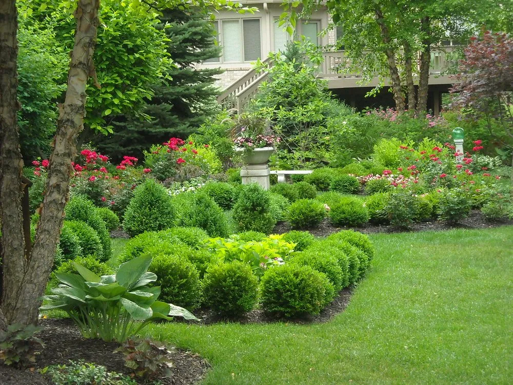 Affordable outdoor landscaping for homes in Jersey City, NJ by Jersey City Landscapers