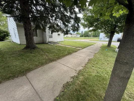 Jerzak Lawn Care Logo