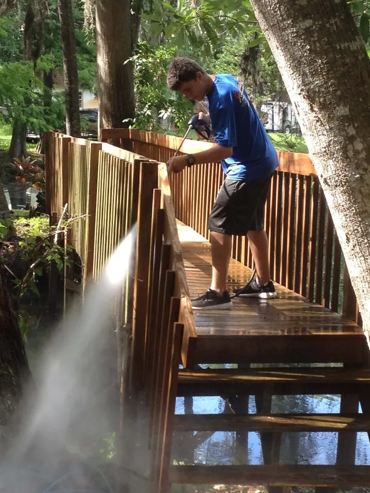 Professional yard maintenance in New Port Richey, FL by Jessehomes Landscaping & Grounds Maintenance