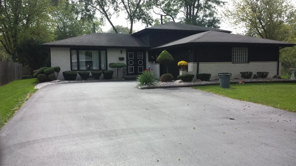 Custom lawn care service experts serving Park Forest, IL - Jesse's Lawn Care Service