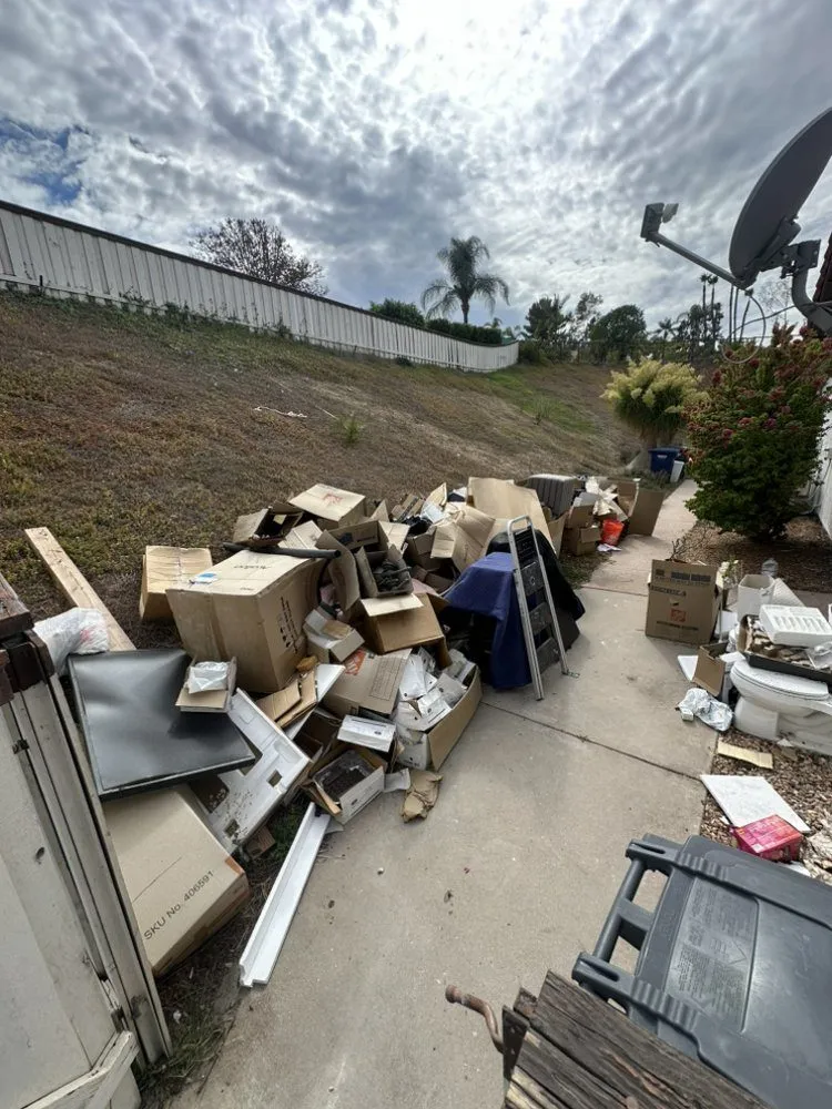 Affordable yard maintenance in Irvine, CA by Jesus Landscape