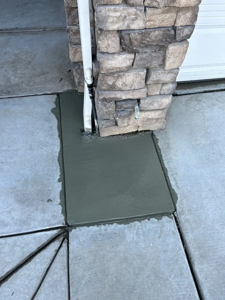 Professional lawn care service for residential properties in Turlock, CA by Jesus Pantoja Garden Service & Landscape