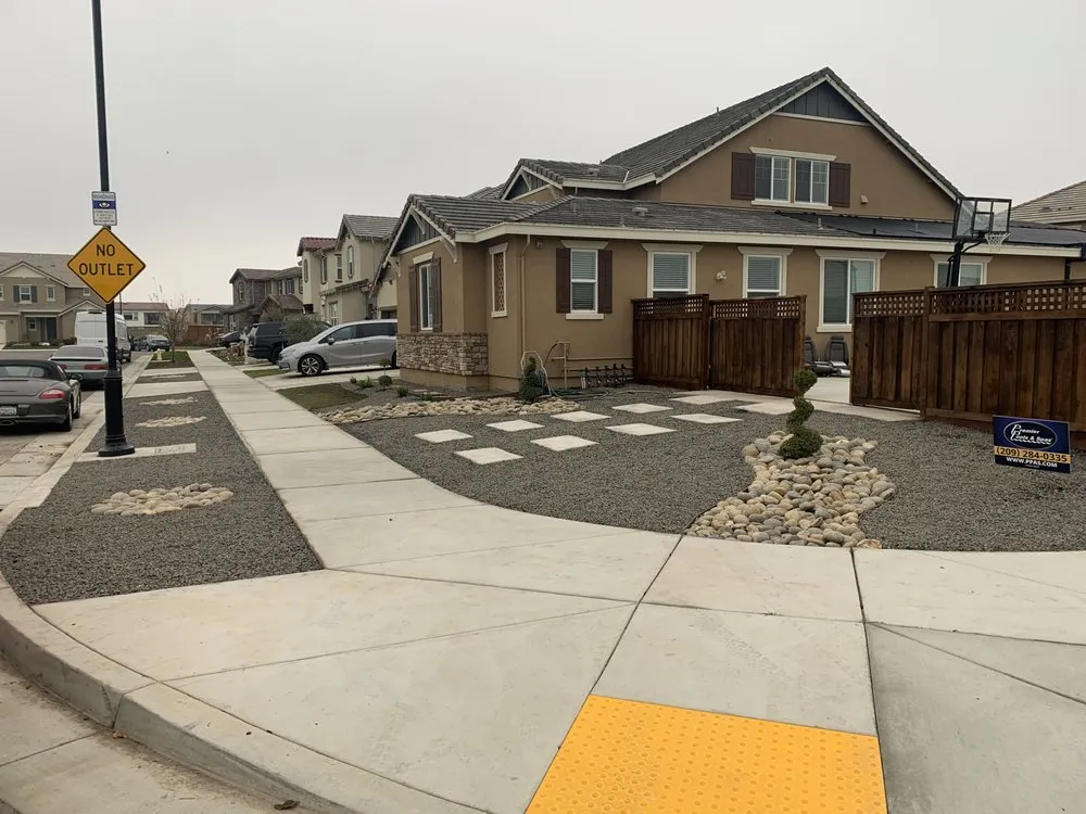 Expert garden landscaping in Turlock, CA by Jesus Pantoja Garden Service & Landscape