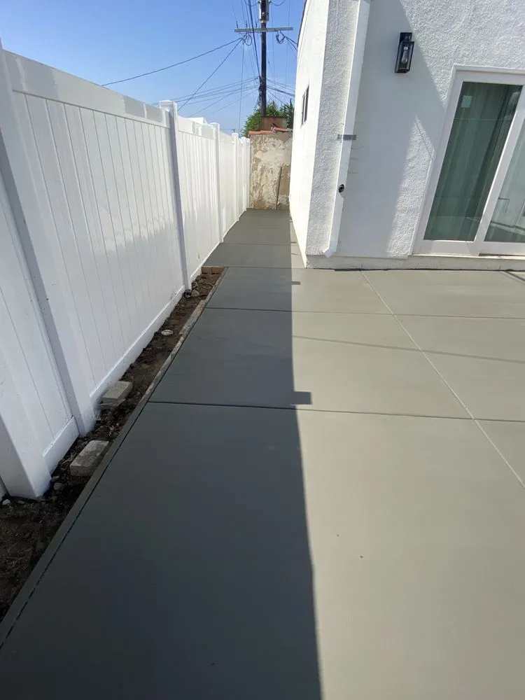 Custom lawn mowing service experts serving Pasadena, CA - Jesus Rivera Landscape