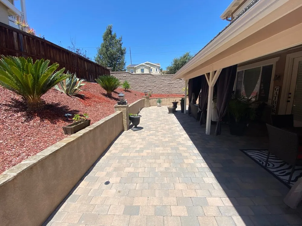 Expert lawn mowing service experts serving El Cajon, CA - Jesus Robles