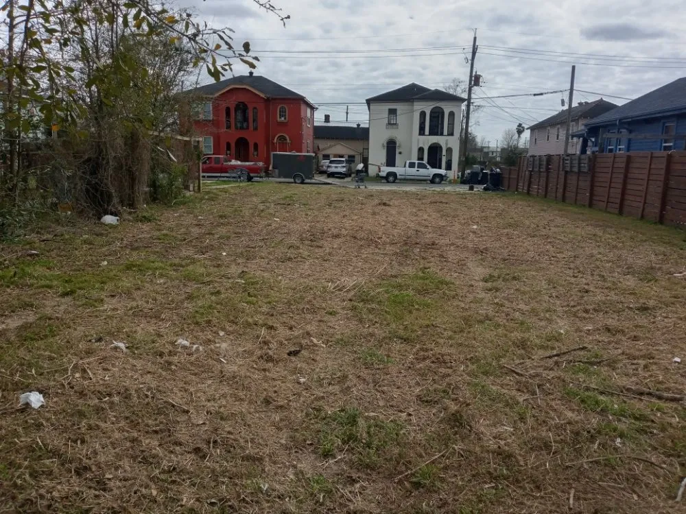 Professional garden landscaping experts serving New Orleans, LA - Jesus saves lawn care