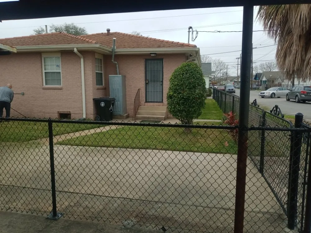 Custom lawn care service in New Orleans, LA - Jesus saves lawn care